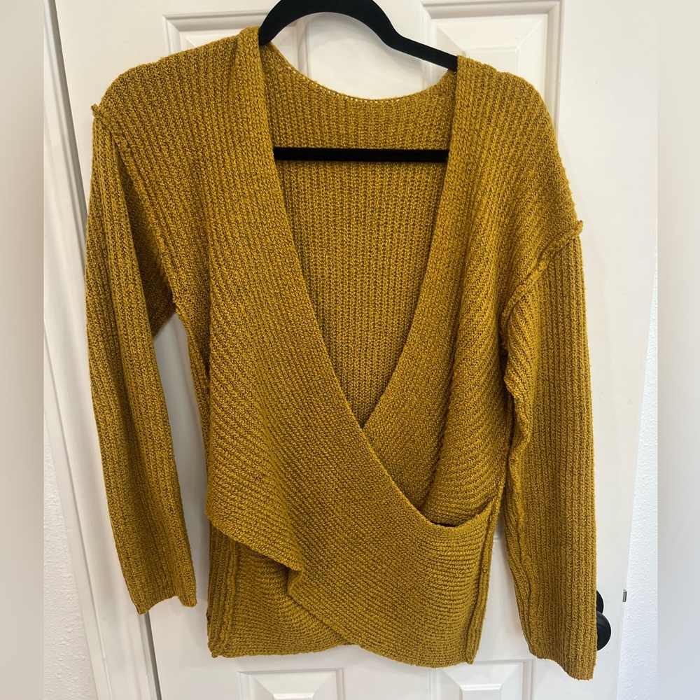 Women’s crossover sweater
